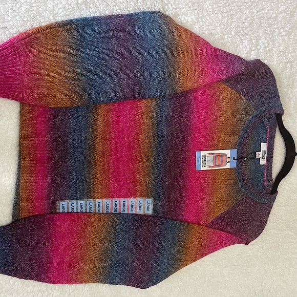 NWT Ombré Sweater. - Picture 3 of 9